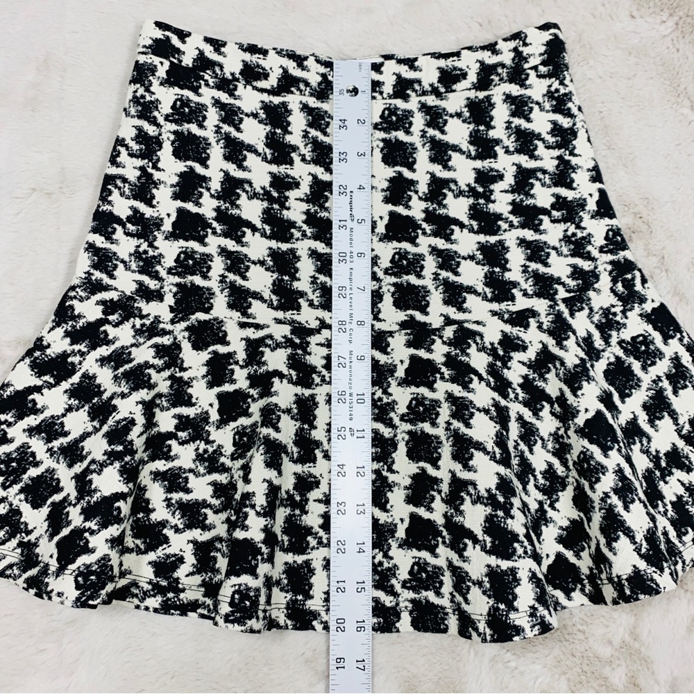 PARKER Mckenna Fit & Flare Mini Skirt sz 2 Waist 26" Black White Houndstooth - Picture 14 of 16